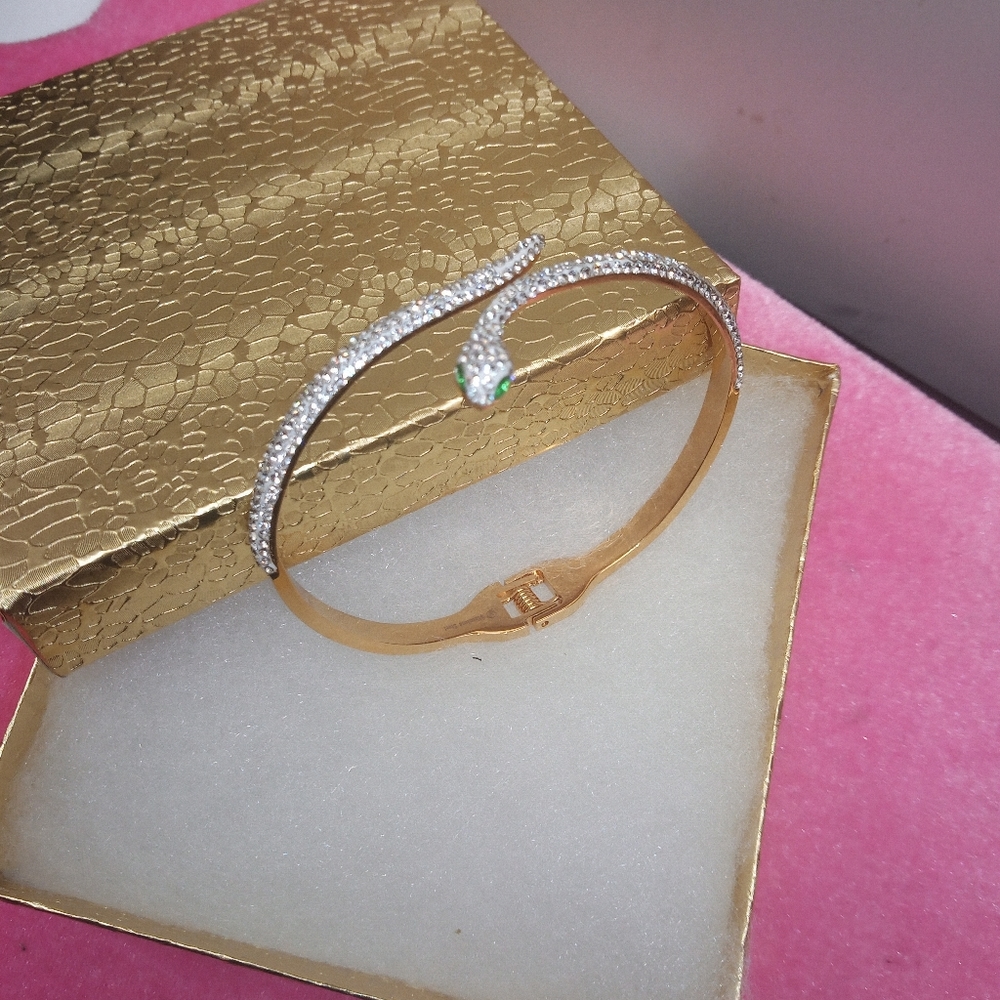 Unisex stainless steel